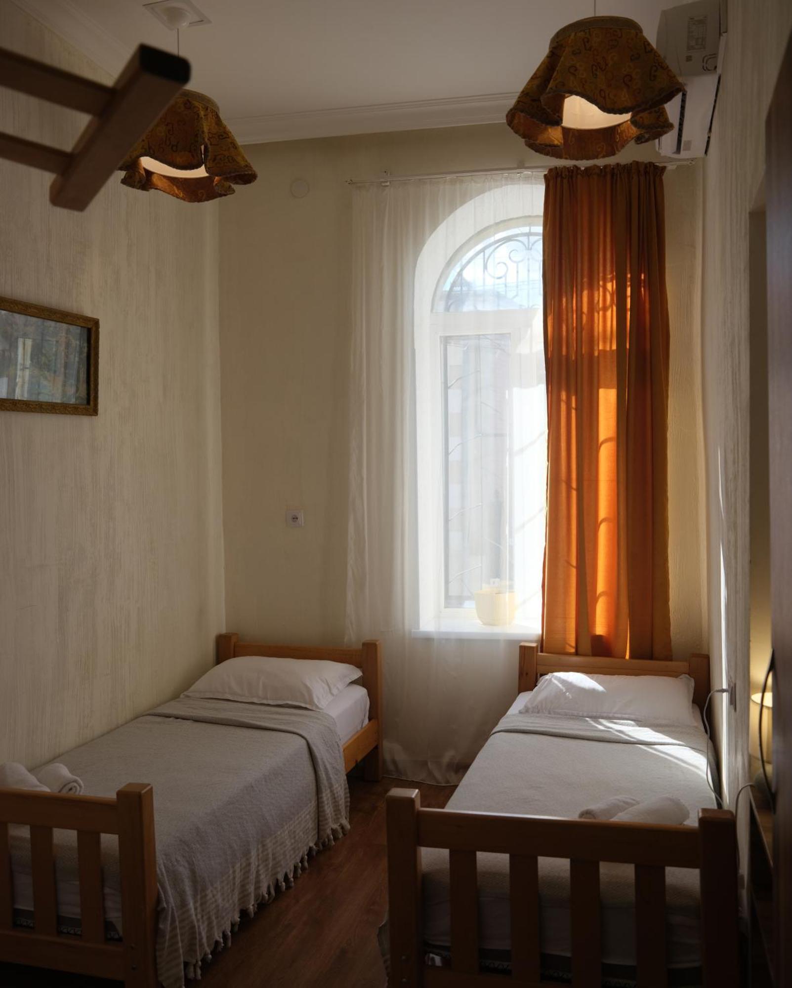 Hotel 1870 كوتايسي المظهر الخارجي الصورة