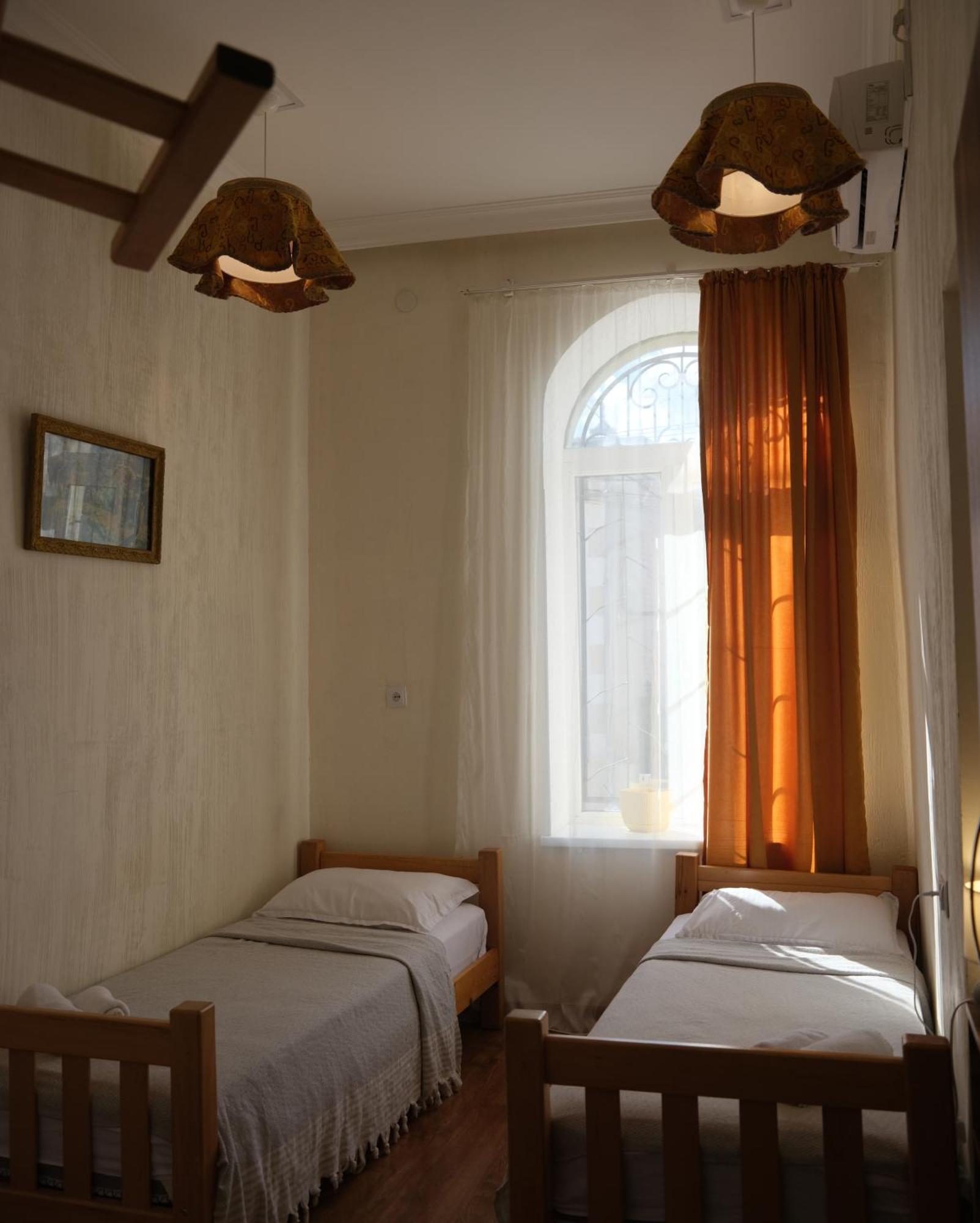 Hotel 1870 كوتايسي المظهر الخارجي الصورة